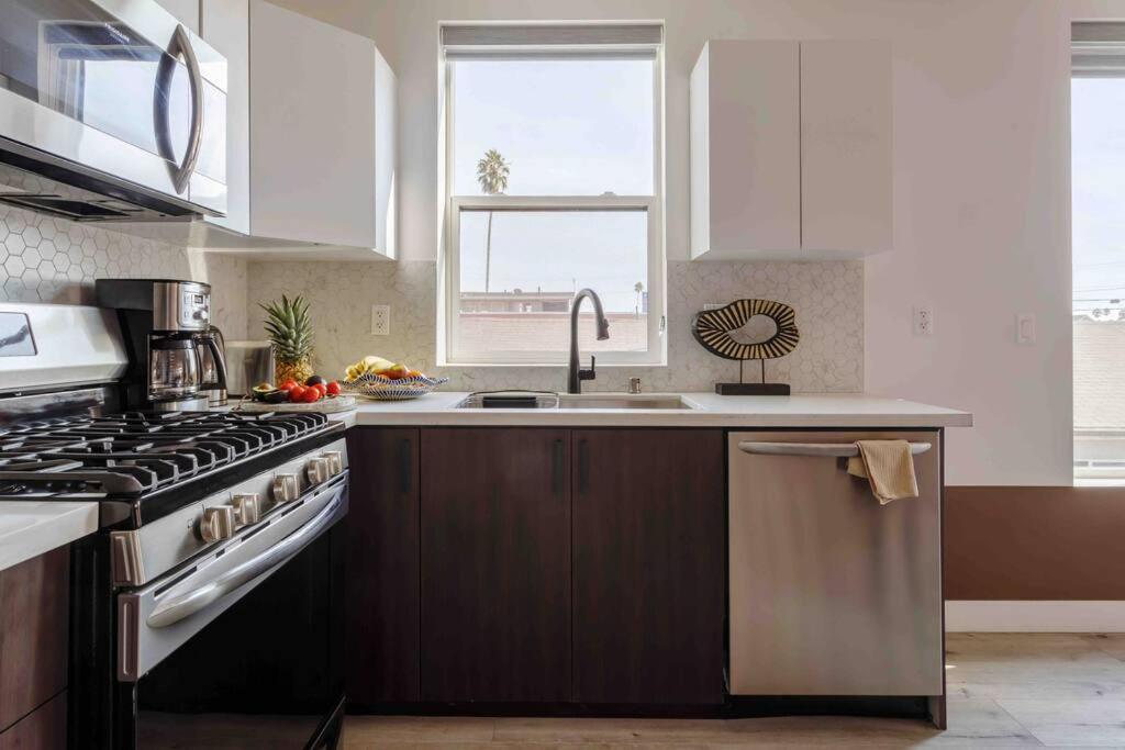 Villa Stunning Hollywood Townhouse With Sunny Views à Los Angeles Extérieur photo