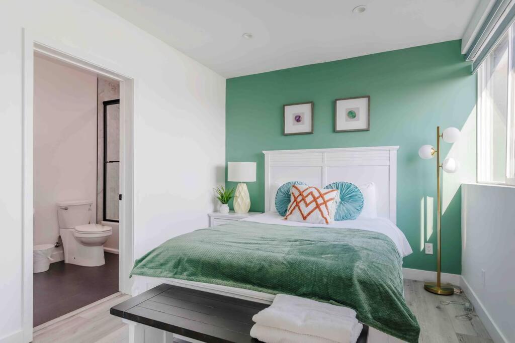 Villa Stunning Hollywood Townhouse With Sunny Views à Los Angeles Extérieur photo