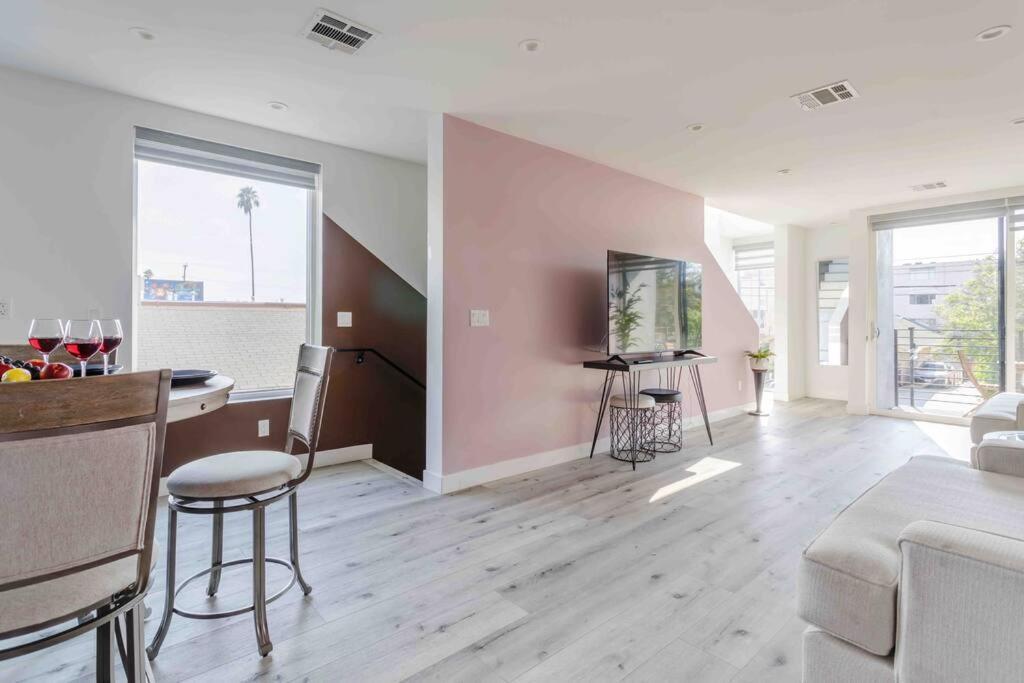 Villa Stunning Hollywood Townhouse With Sunny Views à Los Angeles Extérieur photo